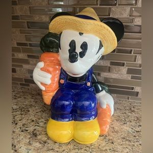 VINTAGE ✨RARE FIND✨Mickey Mouse cookie jar Treasure Craft Farmer Carrots